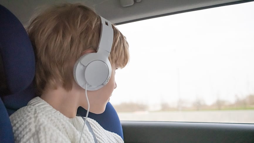 Детские подкасты: что слушать в дороге